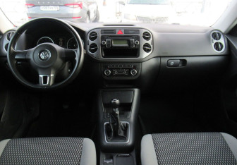 Подержанный автомобиль Volkswagen Tiguan 2011 года (13 фото)