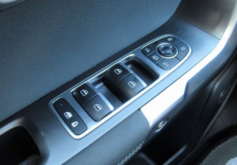 Подержанный автомобиль Jaecoo J7 2023 года (13 фото)