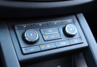 Подержанный автомобиль FAW Besturn X40 2019 года (19 фото)