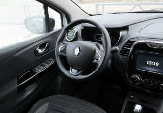 Подержанный автомобиль Renault Kaptur 2018 года (17 фото)