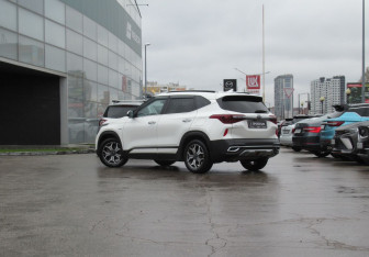 Подержанный автомобиль Kia Seltos 2020 года (7 фото)