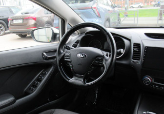 Подержанный автомобиль Kia Cerato Sedan 2018 года (12 фото)