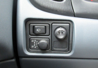 Подержанный автомобиль Nissan Almera Sedan 2004 года (16 фото)