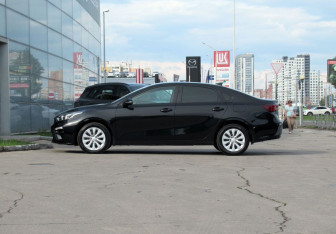 Подержанный автомобиль Kia Cerato Sedan 2020 года (8 фото)
