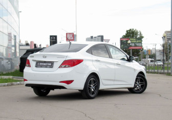 Подержанный автомобиль Hyundai Solaris Sedan 2014 года (5 фото)