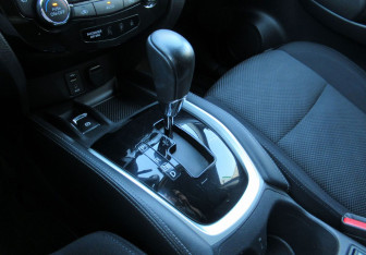 Подержанный автомобиль Nissan Qashqai 2018 года (16 фото)