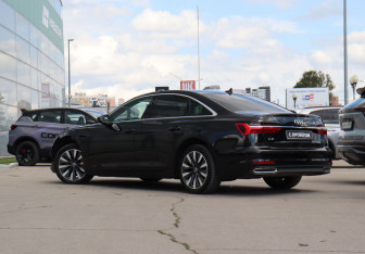 Подержанный автомобиль Audi A6 Sedan 2019 года (7 фото)
