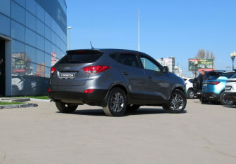 Подержанный автомобиль Hyundai ix35 2013 года (5 фото)