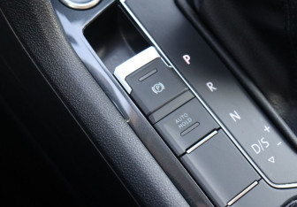 Подержанный автомобиль Volkswagen Tiguan 2019 года (12 фото)