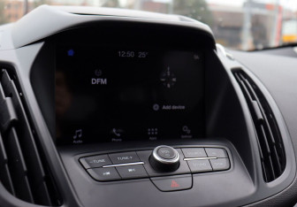 Подержанный автомобиль Ford Kuga 2017 года (15 фото)