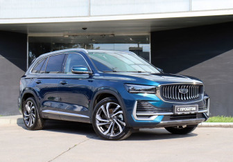 Подержанный автомобиль Geely Monjaro 2024 года (3 фото)