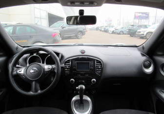 Подержанный автомобиль Nissan Juke 2011 года (14 фото)