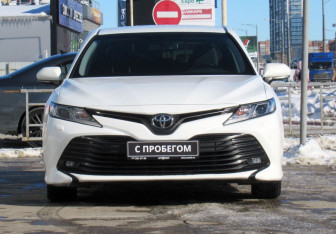 Подержанный автомобиль Toyota Camry Sedan 2018 года (2 фото)