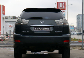 Подержанный автомобиль Lexus RX 2003 года (6 фото)