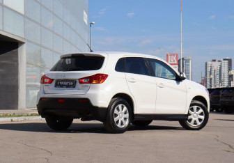 Подержанный автомобиль Mitsubishi ASX 2012 года (5 фото)