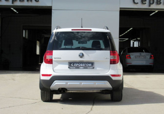 Подержанный автомобиль Skoda Yeti 2014 года (6 фото)