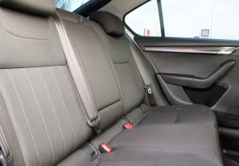 Подержанный автомобиль Skoda Octavia Liftback 2018 года (20 фото)