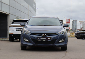Подержанный автомобиль Hyundai i30 Hatchback 2012 года (2 фото)