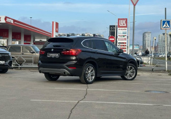 Подержанный автомобиль BMW X1 2016 года (5 фото)