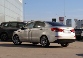 Подержанный автомобиль Kia Rio Sedan 2016 года (7 фото)