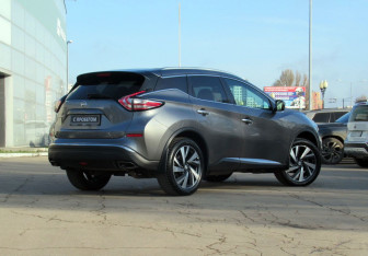 Подержанный автомобиль Nissan Murano Suv 2021 года (5 фото)