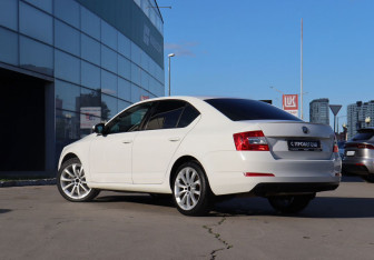 Подержанный автомобиль Skoda Octavia Liftback 2013 года (7 фото)