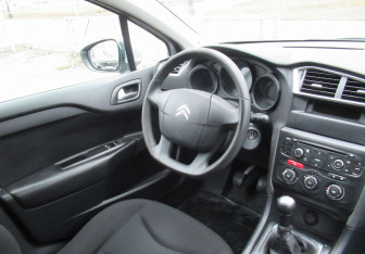 Подержанный автомобиль Citroen C4 Sedan 2013 года (13 фото)