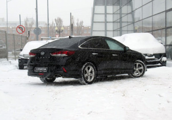 Подержанный автомобиль Hyundai Sonata 2017 года (5 фото)