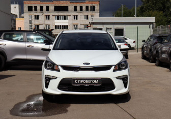Подержанный автомобиль Kia Rio Sedan 2020 года (2 фото)