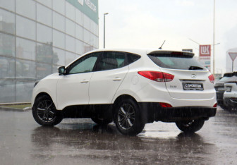 Подержанный автомобиль Hyundai ix35 2014 года (7 фото)