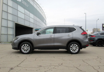 Подержанный автомобиль Nissan X-Trail 2019 года (8 фото)