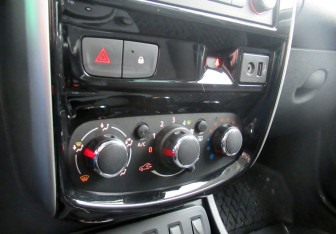 Подержанный автомобиль Nissan Terrano 2016 года (13 фото)