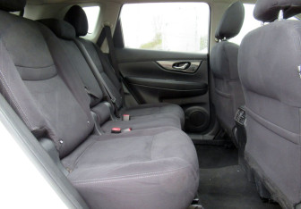 Подержанный автомобиль Nissan X-Trail 2016 года (11 фото)