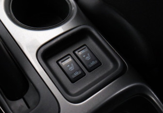 Подержанный автомобиль Nissan Juke 2013 года (16 фото)