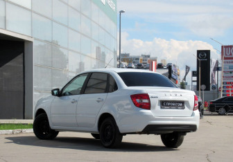 Подержанный автомобиль LADA (ВАЗ) Granta Sedan 2023 года (7 фото)