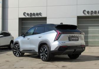 Подержанный автомобиль Geely Atlas 2024 года (7 фото)