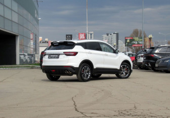 Подержанный автомобиль Geely Coolray 2023 года (5 фото)