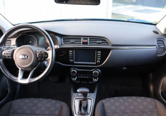 Подержанный автомобиль Kia Rio Hatchback 2019 года (19 фото)