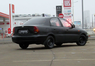 Подержанный автомобиль Chevrolet Lanos 2006 года (5 фото)