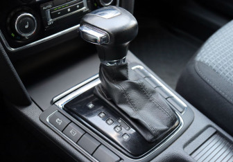 Подержанный автомобиль Skoda Superb Liftback 2012 года (14 фото)