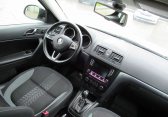 Подержанный автомобиль Skoda Yeti 2015 года (10 фото)