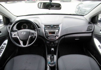Подержанный автомобиль Hyundai Solaris Sedan 2014 года (17 фото)