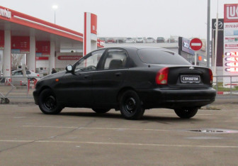 Подержанный автомобиль Chevrolet Lanos 2006 года (7 фото)