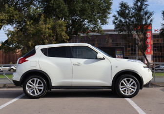 Подержанный автомобиль Nissan Juke 2013 года (4 фото)