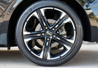 Подержанный автомобиль Kia K5 2021 года (9 фото)