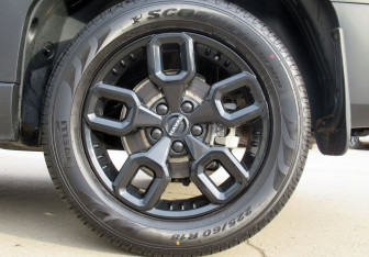 Подержанный автомобиль Haval H3 2024 года (9 фото)