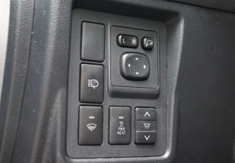 Подержанный автомобиль Toyota Land Cruiser Prado 2012 года (13 фото)