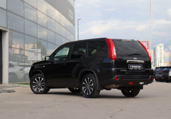 Подержанный автомобиль Nissan X-Trail 2011 года (7 фото)