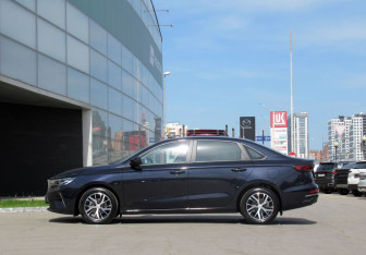 Подержанный автомобиль Geely Emgrand 2023 года (8 фото)