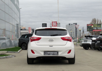 Подержанный автомобиль Hyundai i30 Hatchback 2012 года (6 фото)